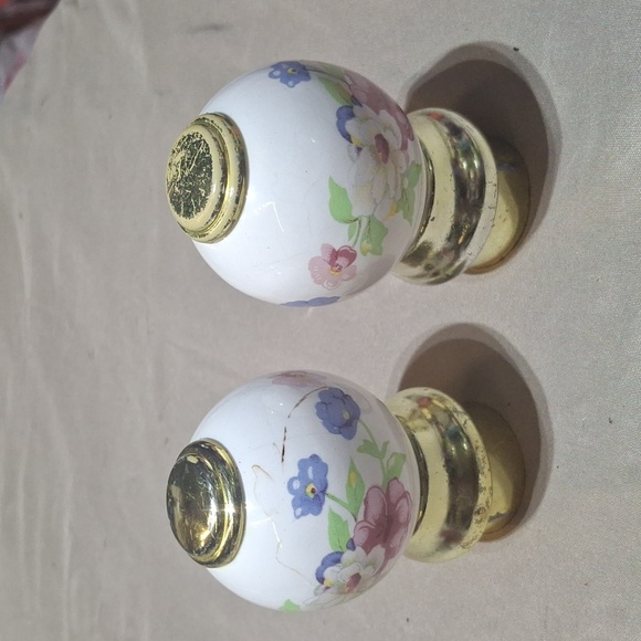 Vintage Bedpost Finials - Picture 2 of 4